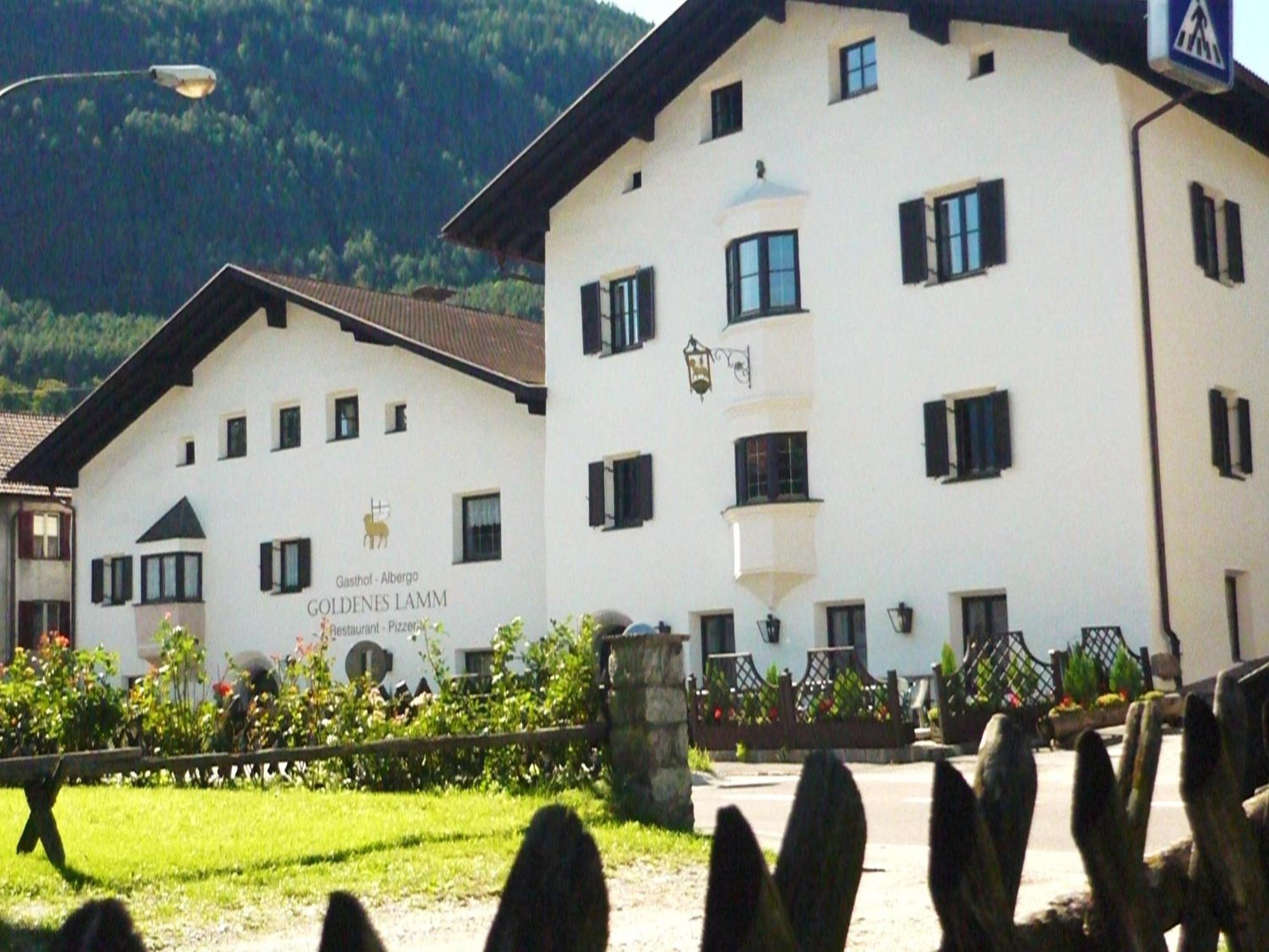 Gasthof Goldenes Lamm Vahrn Buitenkant foto