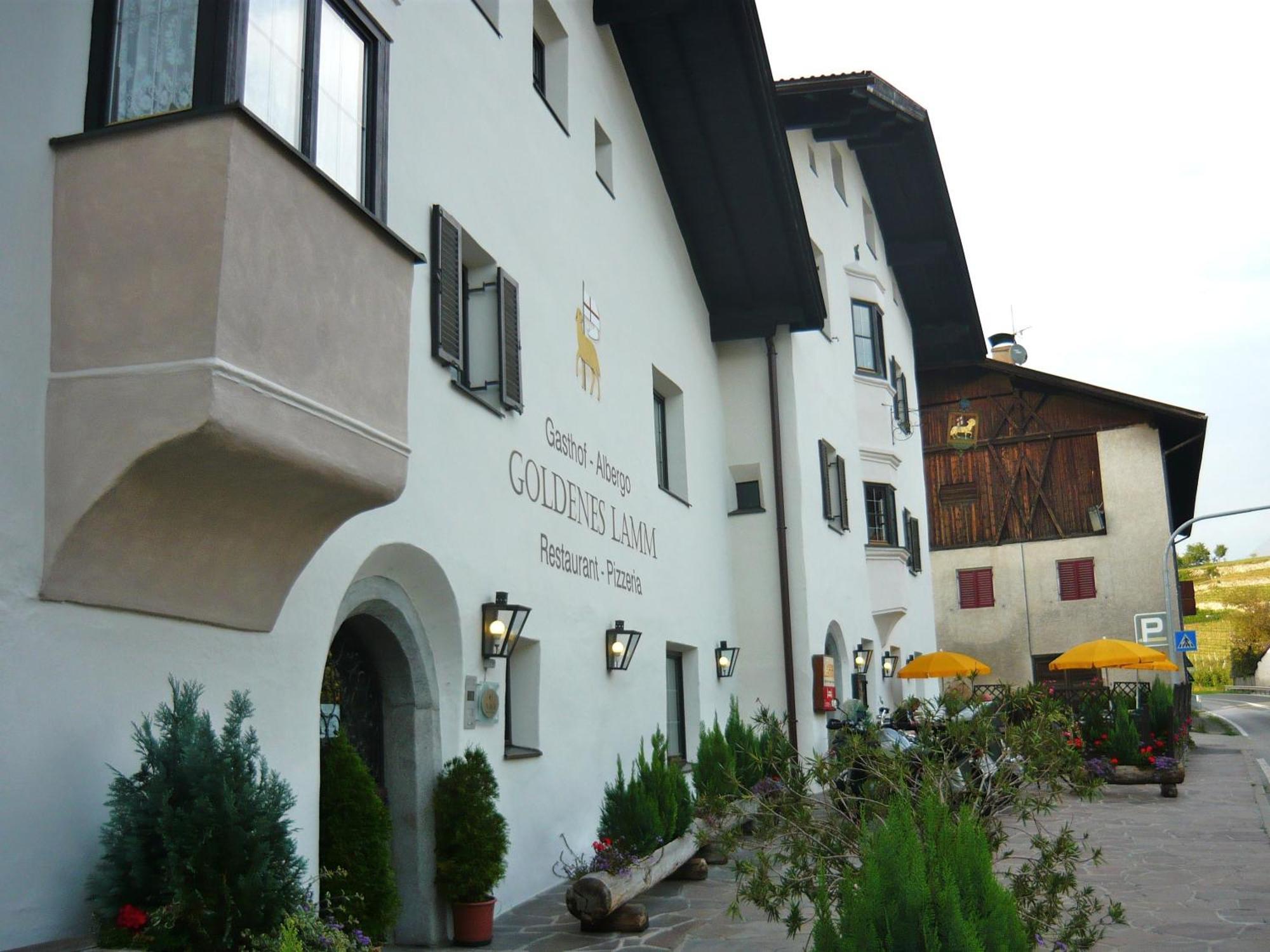 Gasthof Goldenes Lamm Vahrn Buitenkant foto